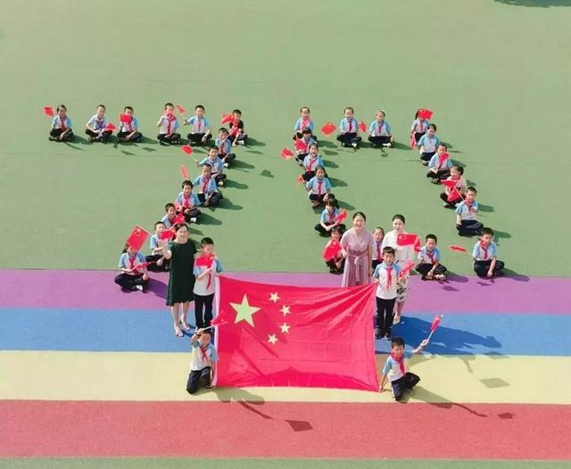 大学主题班会有没有必要做ppt？游戏画面